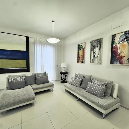 Centro E Mare - 2 Camere, Terrazza E Jacuzzi Διαμέρισμα Πεσκάρα