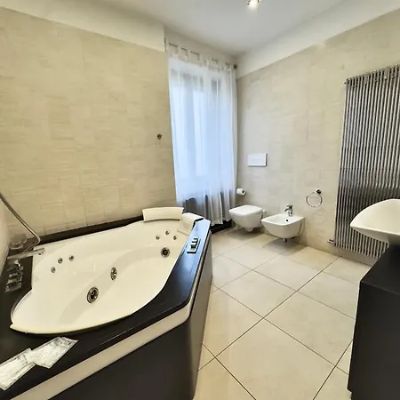 Centro E Mare - 2 Camere, Terrazza E Jacuzzi * פסקרה